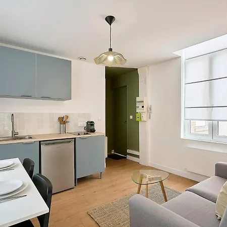 One-bedroom In The Heart Of Croix. 아파트